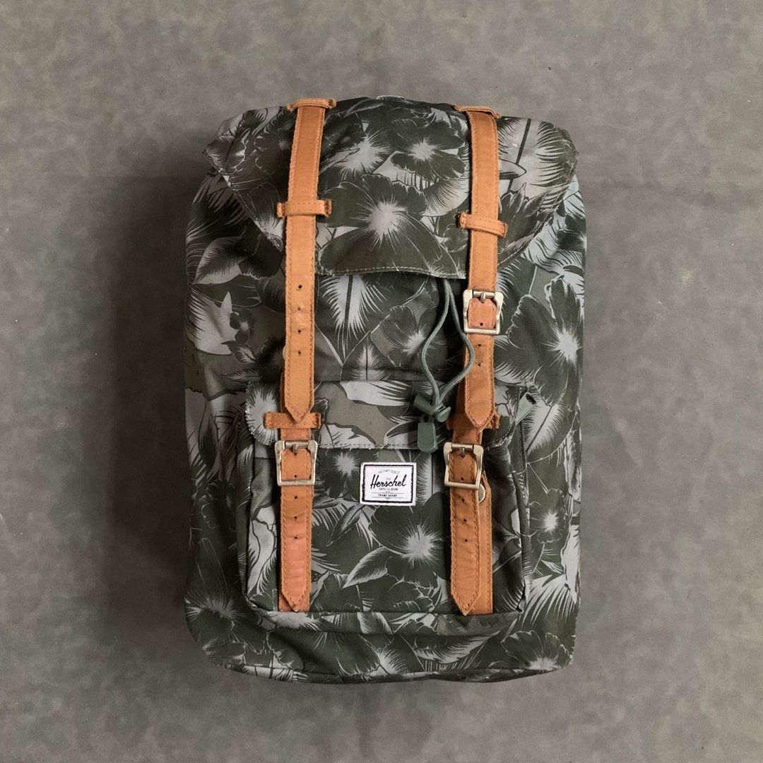 Herschel supply backpack tropical leaf (Category: Backpacks) located in Cavite. Submitted by kalebfindsluxs (Listing ID 1463823673, Image 1). Description: Herschel supply backpack tropical leaf Good Sign of usage Check details - 1300 + sf Loc cavite Jnt / lalamove .