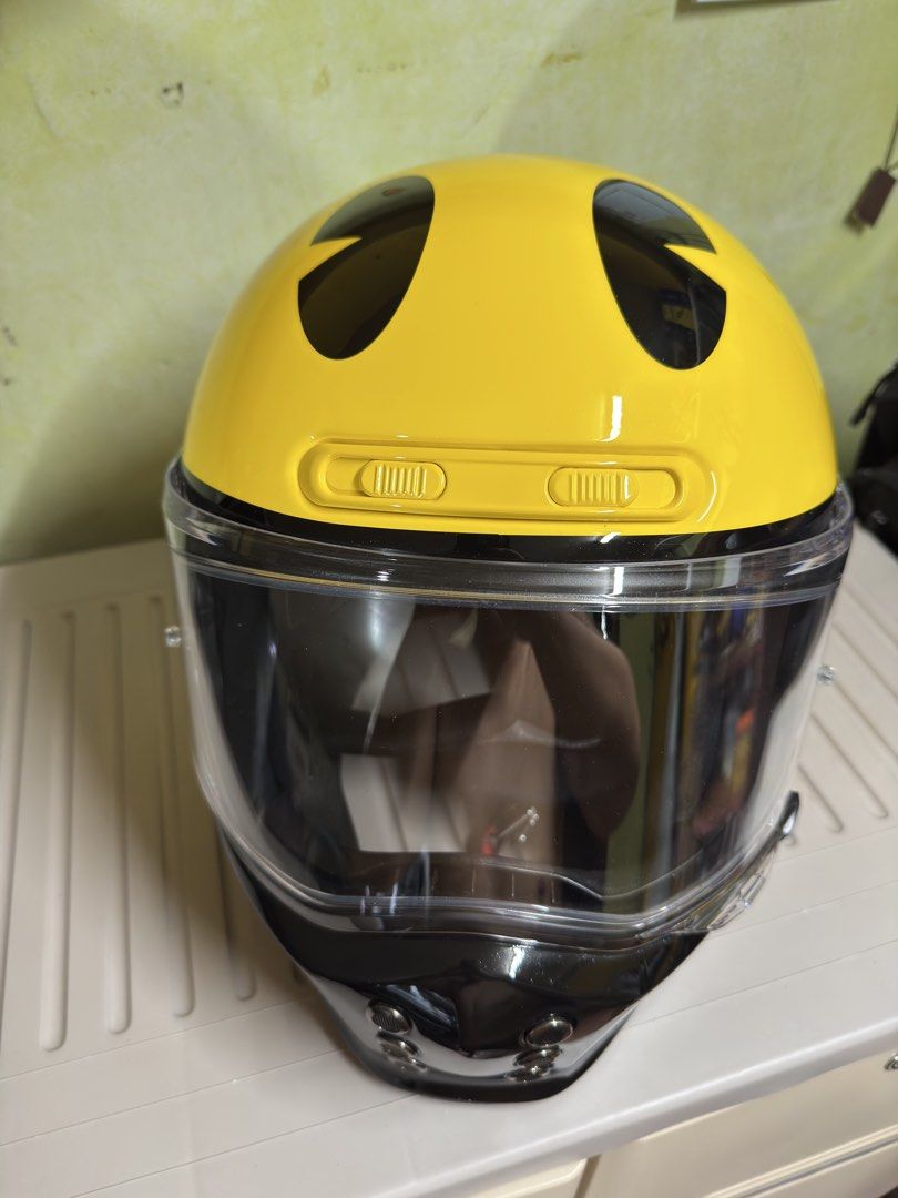HJC V10 “Pac-Man” Riding Helmet (Category: Helmets and other Riding Gears) located in Pasig City. Submitted by jomarimagtoto (Listing ID 1463783651, Image 2). Description: HJC V10 “PACMAN” 18500 Size 2XL Pinlock Installed With Helmet Bag W/ Box Used 3x only Can do Meet-ups around Pasig Area If medyo malayo can still do meetups but with convenience fee (depende sa usapan) Can also do Shipping thru Lalamove or LBC to be handled by buyer MOP: BANK T