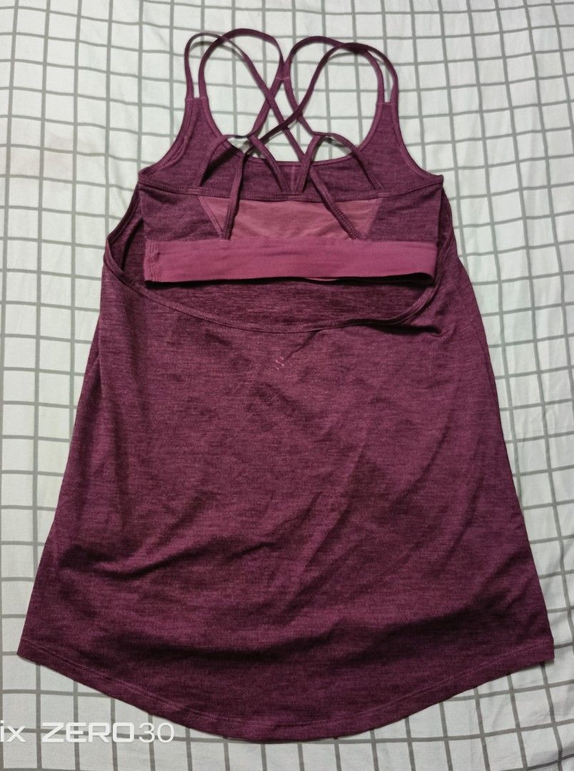 H&M ACTIVEWEAR TOPS XS (Category: Activewear) located in Quezon City. Submitted by ahyazheabea (Listing ID 1463833887, Image 2). Description: .