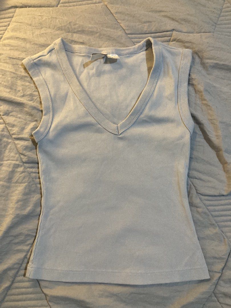 H&M Ribbed V-Neck Tank Top (Category: Sleeveless) located in Quezon City. Submitted by jazminrosee (Listing ID 1463778745, Image 1). Description: •same day delivery.