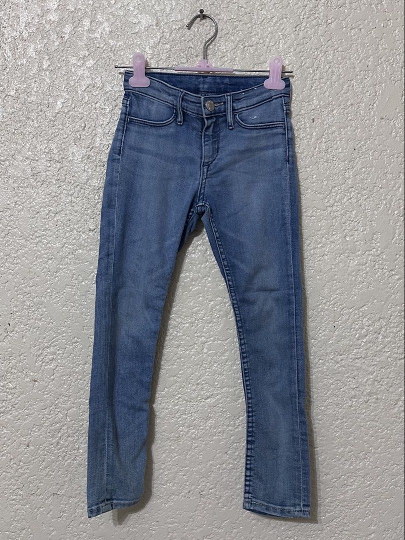 H&M skinny jeans (Category: Babies & Kids Fashion) located in Angeles City. Submitted by mom_n_i (Listing ID 1463776306, Image 2). Description: ❤️EUC-VGUC ❤️P300 take all (P120 each) ❤️4-5Y Disclaimer:Product Color May Slightly Vary Due to Photographic Lighting Sources or Your Monitor Settings.