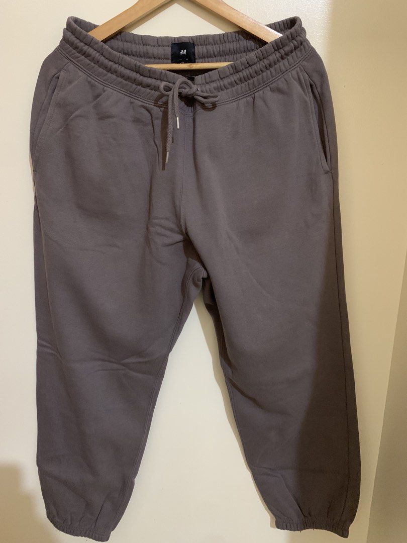 H&M sweatpants (Category: Joggers) located in Legazpi City. Submitted by jaysx666 (Listing ID 1463854466, Image 1). Description: Like new loose fit 32-34.