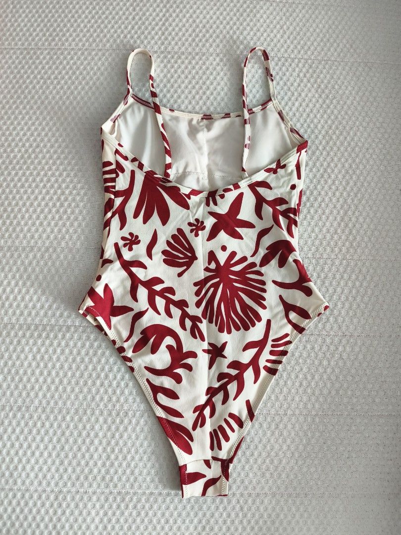 H&M Swimsuit One Piece (Category: Bikinis & Swimsuits) located in Manila. Submitted by smilefashion08 (Listing ID 1463758001, Image 2). Description: Original H&M.