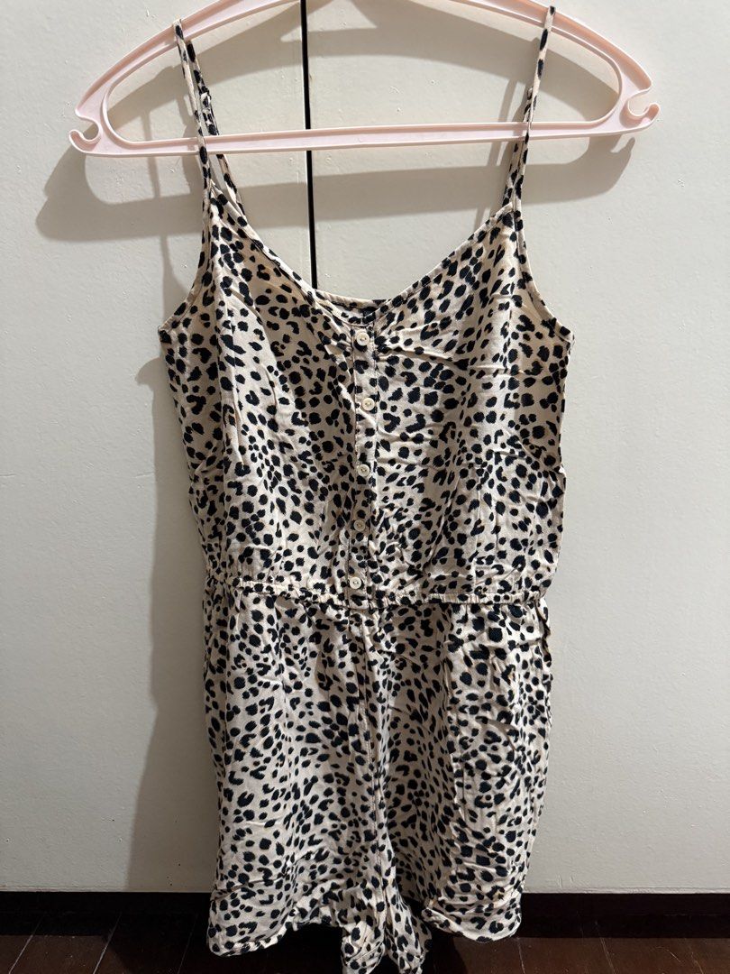 H&M Terry Leopard print jumpsuit (Category: Jumpsuits) located in Makati City. Submitted by prebykris (Listing ID 1463894751, Image 1). Description: Used once; perfect for summer ❤️.