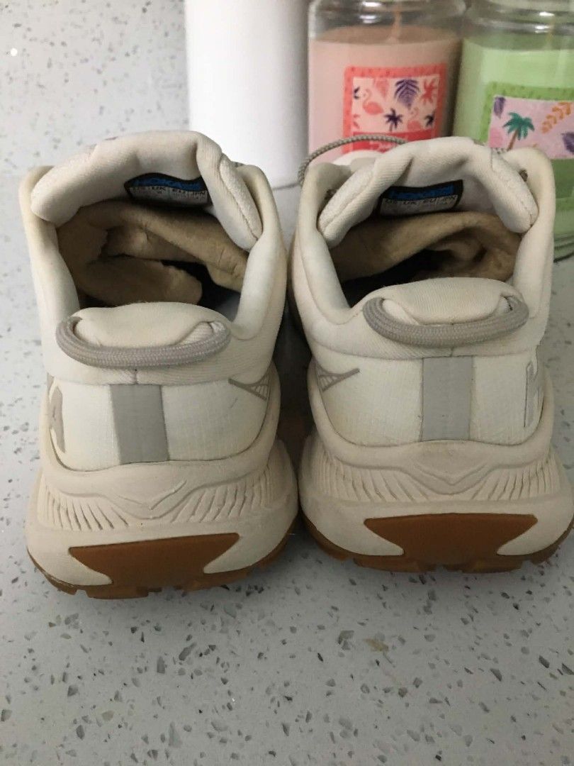Hoka transport orig from U.S (Category: Sneakers) located in Porac. Submitted by tuazonmarian (Listing ID 1463788101, Image 3). Description: Hoka transport orig from U.S slightly used no issue no box price:2,550+sf size: 7.5/ 39.5 courier: via j&t gcash payment loc: porac pampanga.