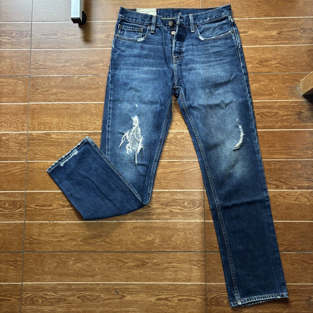 Hollister Distressed Denim Jeans (Category: Jeans) located in Pasig City. Submitted by marielivingph (Listing ID 1463818718, Image 1). Description: Size: W30 L30 Closure: Button fly Item is from Italy.