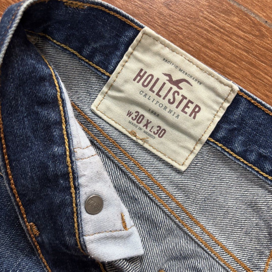 Hollister Distressed Denim Jeans (Category: Jeans) located in Pasig City. Submitted by marielivingph (Listing ID 1463818718, Image 2). Description: Size: W30 L30 Closure: Button fly Item is from Italy.