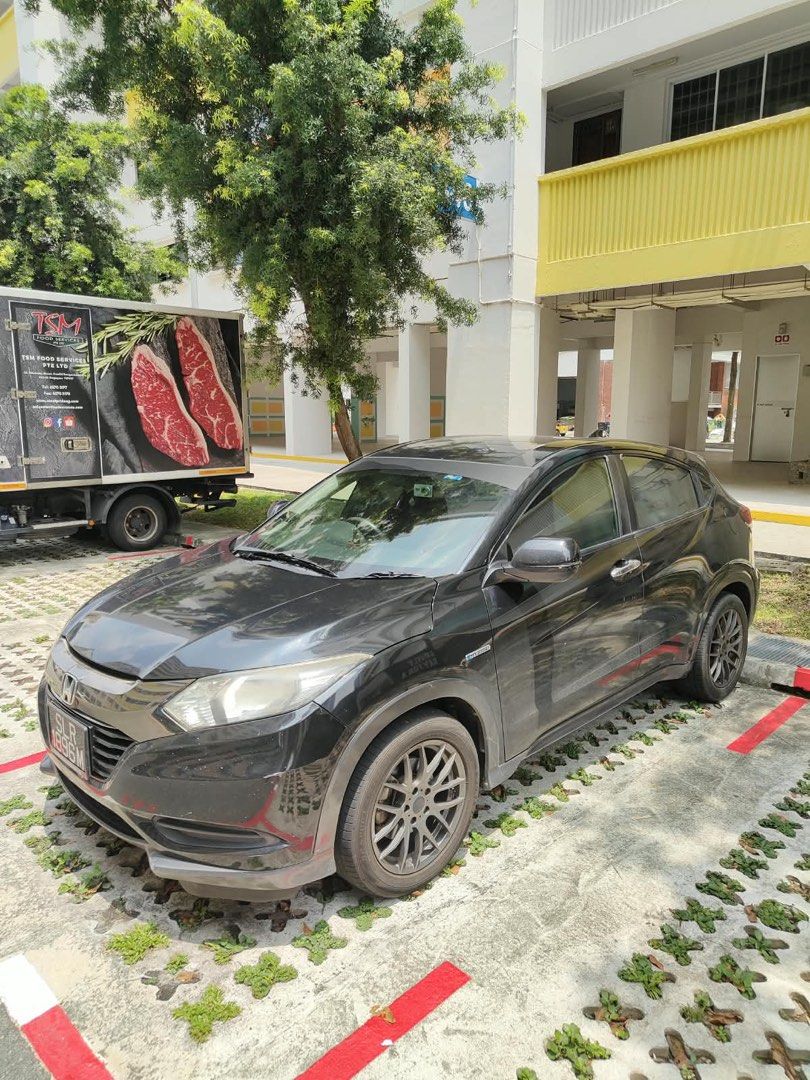 Honda Vezel Hybrid 1.5 Auto Auto (Category: Used Cars) located in Singapore. Submitted by vanquish09 (Listing ID 1463786134, Image 2). Description: Stock condition .