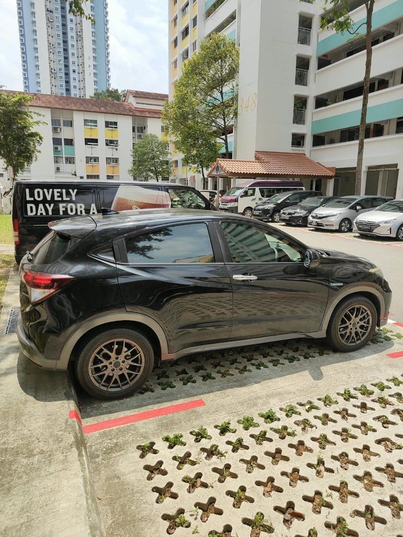 Honda Vezel Hybrid 1.5 Auto Auto (Category: Used Cars) located in Singapore. Submitted by vanquish09 (Listing ID 1463786134, Image 1). Description: Stock condition .