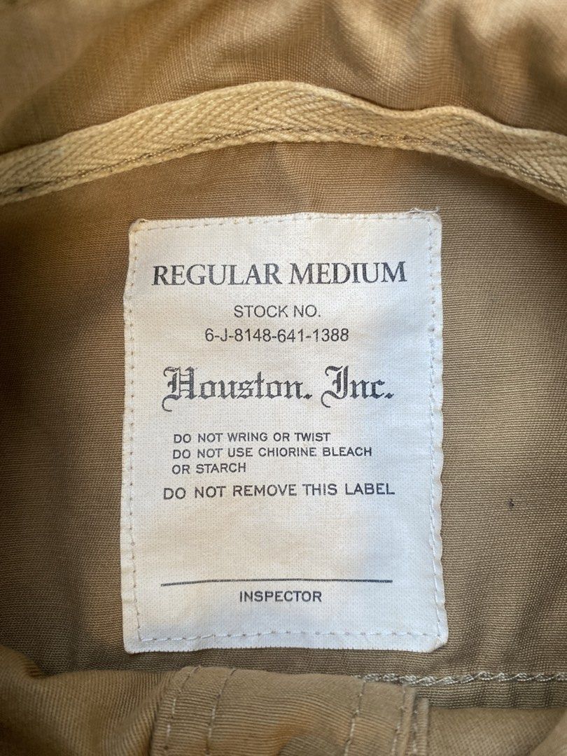 Houston Inc. Squadron Button Down Shirt (Category: Formal Shirts) located in Subic. Submitted by curatedbyyourstruly (Listing ID 1463935944, Image 3). Description: Houston Inc. Squadron Button Down Shirt Size Medium Excellent Condition L25.5 W18.5 DM me for more information.