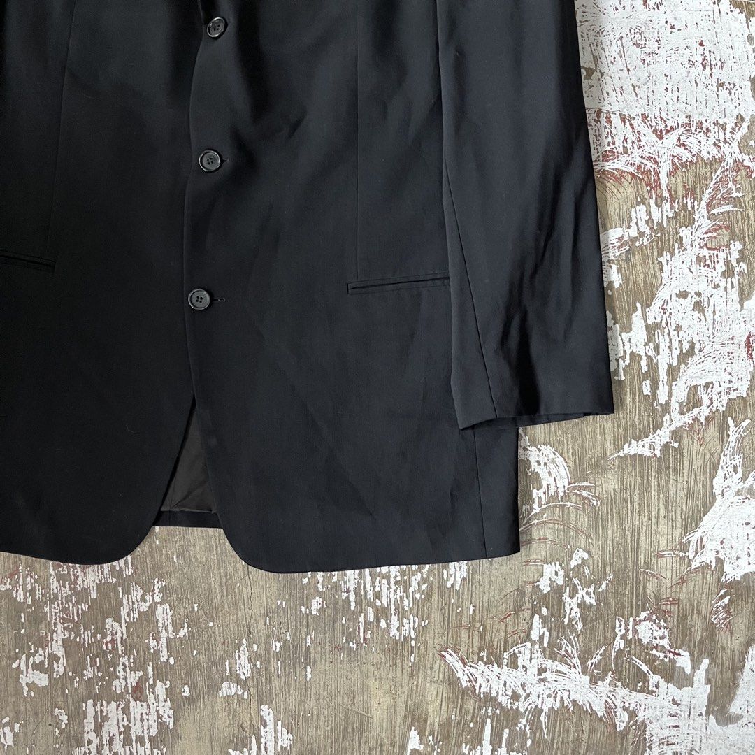 HUGO BOSS black single-breasted three-button blazer with notch lapels (Category: Coats, Jackets and Outerwear) located in Iloilo. Submitted by plugsta (Listing ID 1463807133, Image 2). Description: HUGO BOSS SIZE: L-XL MEASUREMENTS LAID FLAT (IN INCHES): WIDTH: 24 LENGTH: 34 SLEEVE LENGTH: 25 SS: 20 CONDITION: EXCELLENT FLAW/S: NONE.