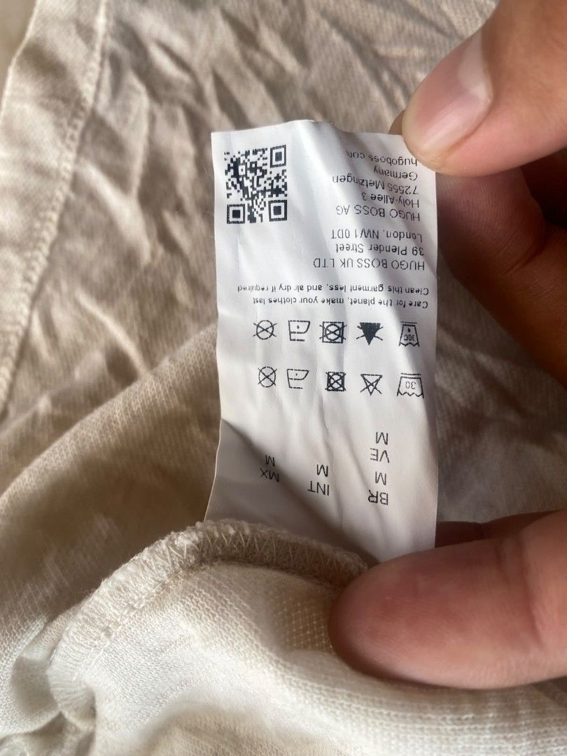 Hugo Boss Polo (Category: Tshirts & Polo Shirts ) located in Santo Tomas. Submitted by liyothrift (Listing ID 1463827686, Image 3). Description: Hugo Boss polo Length 18 Width 28 Excellent to New 💯 Negotiable free ship loc: Santo Tomaa Davao Del Norte.