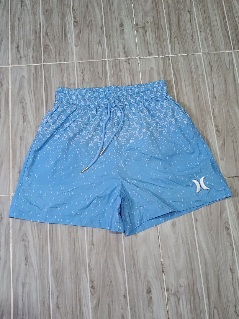 HURLEY NYLON SHORT (freeshipping) (Category: Shorts) located in Quezon City. Submitted by gyl-stop (Listing ID 1463881781, Image 1). Description: free shipping with inner mesh 26-30 x 16.5 good as new cr: 9.8/10 issue: none.