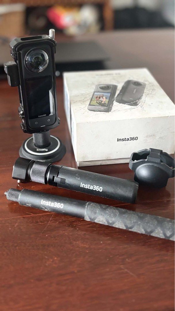 Insta 360 X4 (Category: Video Cameras) located in San Juan City. Submitted by LuckyFindsPh (Listing ID 1463802171, Image 1). Description: Insta 360 X4 package includes: ☑️ Smallrig cage and suction stand ☑️ Invisible stick ☑️ 3.5mm mic input adaptor ☑️ screen protector complete with box 🟢 100% makinis, no issue. 🔴 no memory card 🔸 RFS: Unloading. Nakatago lang. 📍 Pick-up only in Greenhills, San Juan. .