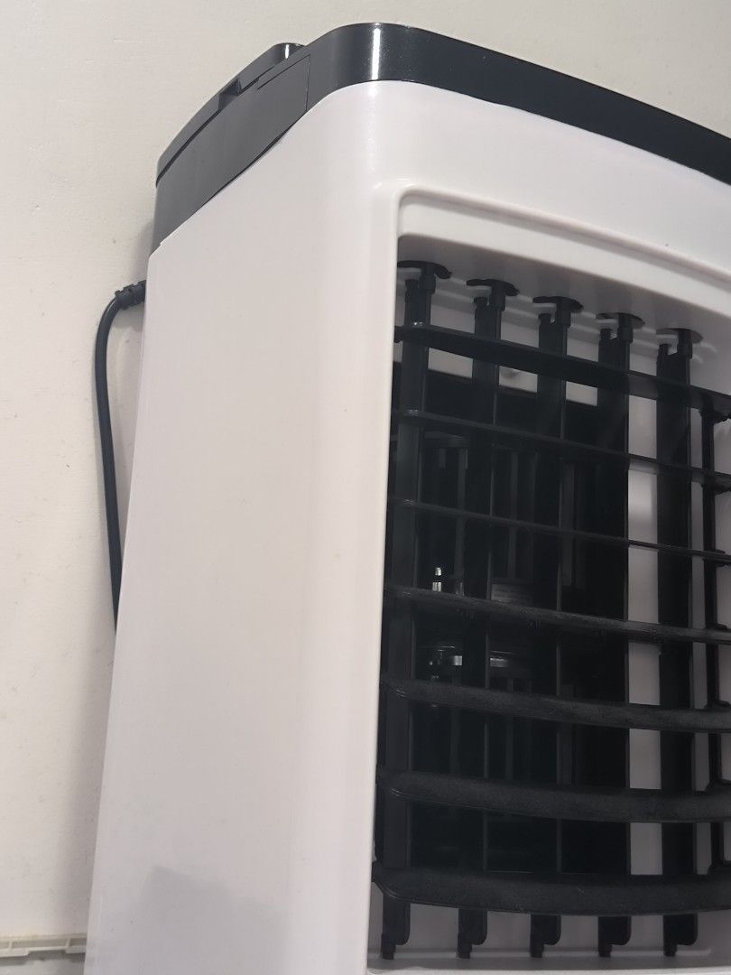 Inverter Air cooler fan (Category: Fans) located in Bustos. Submitted by delacruzmaryvic (Listing ID 1463279905, Image 2). Description: Wala pang one month nagamit. Good as new. Almost 1700 nabili sa mismong Tixx Store..