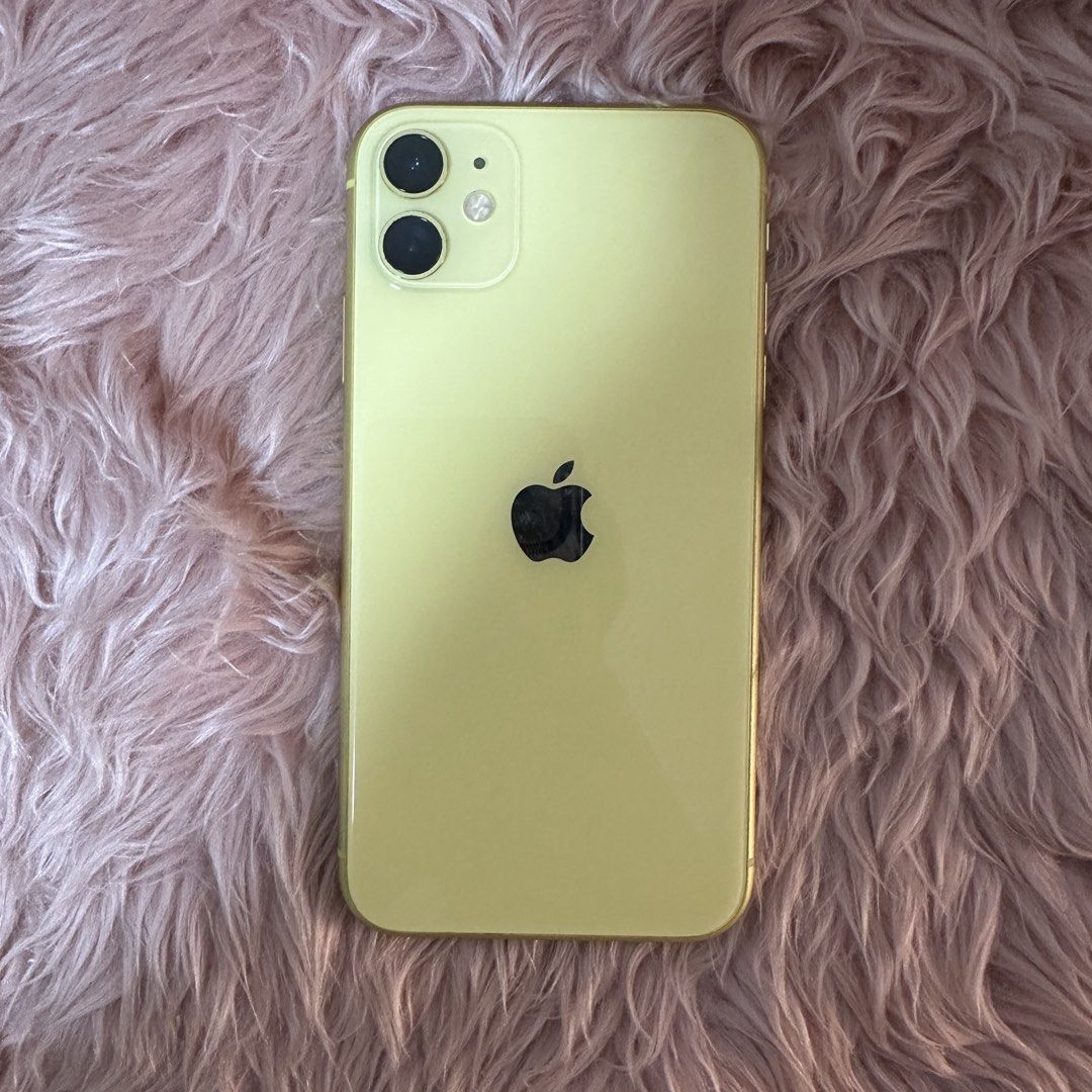 iPhone 11 (Category: iPhone 11 Series) located in Quezon City. Submitted by in2cleric (Listing ID 1463817686, Image 2). Description: NOT NEGOTIABLE. FIX. Selling my personal phone. Now just a spare phone. • Unit only • Replaced LCD but doesn’t affect it's performance. Functional face id and true tone. LCD was replaced back in 2024 and still work seamlessly up today. •Battery Health is 77% • Openline, no hidden issues, all buttons and camera is wo