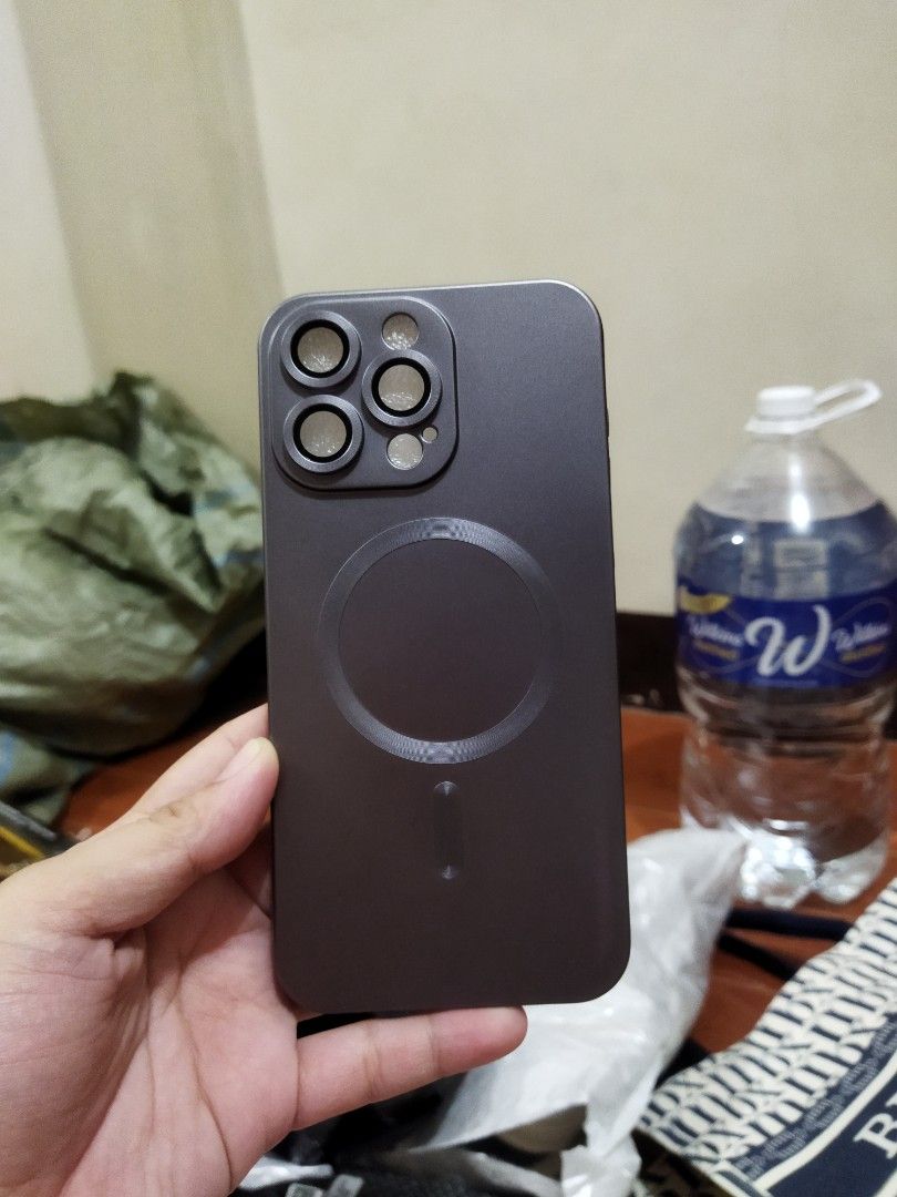 Iphone gray case (Category: Cases & Sleeves) located in Oas. Submitted by ali_shop_assorted_item (Listing ID 1463935472, Image 1). Description: .