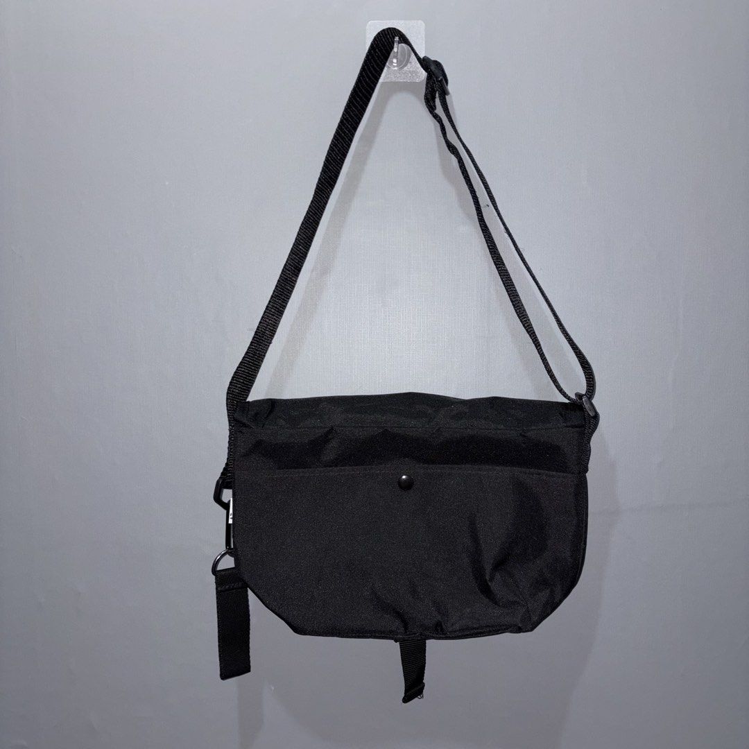 ISSEY MIYAKE x NE NET SLING BAG (Category: Luxury Bags & Wallets) located in Baguio. Submitted by ughbriii (Listing ID 1463918588, Image 2). Description: Like New! 10/10 Condition! No Major Flaws! .