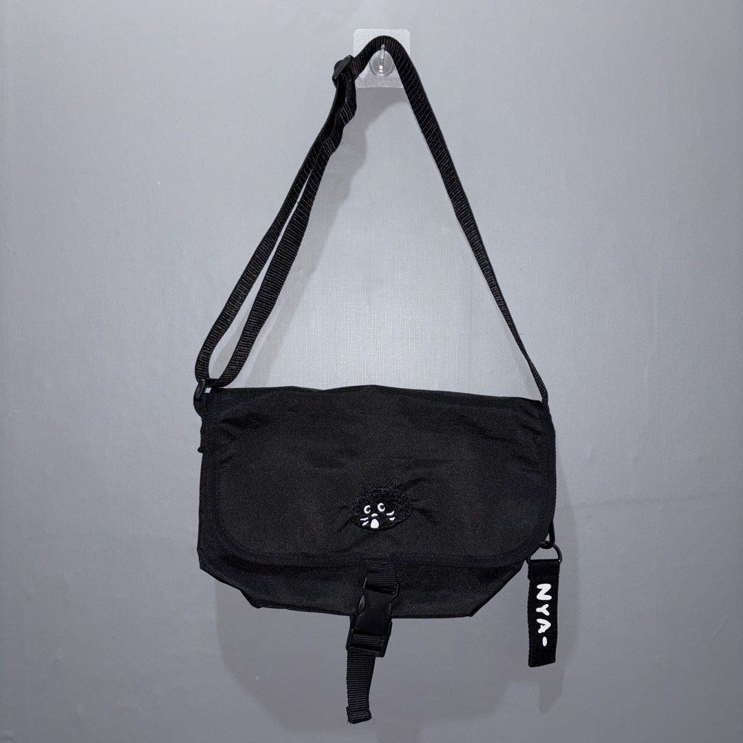 ISSEY MIYAKE x NE NET SLING BAG (Category: Luxury Bags & Wallets) located in Baguio. Submitted by ughbriii (Listing ID 1463918588, Image 1). Description: Like New! 10/10 Condition! No Major Flaws! .
