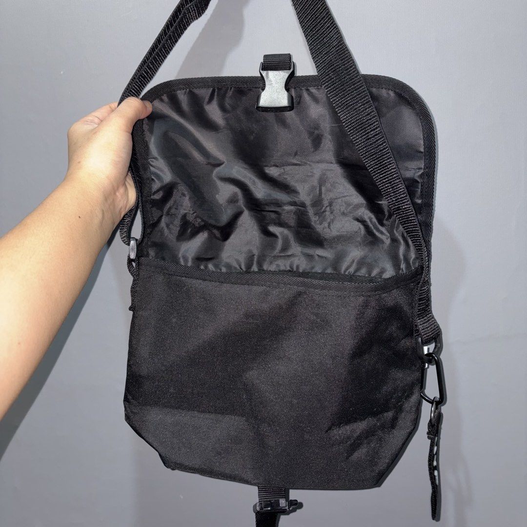 ISSEY MIYAKE x NE NET SLING BAG (Category: Luxury Bags & Wallets) located in Baguio. Submitted by ughbriii (Listing ID 1463918588, Image 3). Description: Like New! 10/10 Condition! No Major Flaws! .