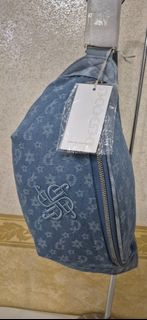 (Category: ) located in . Submitted by dailyhappyfinds (Listing ID 1463926844, Image 1). Description: .