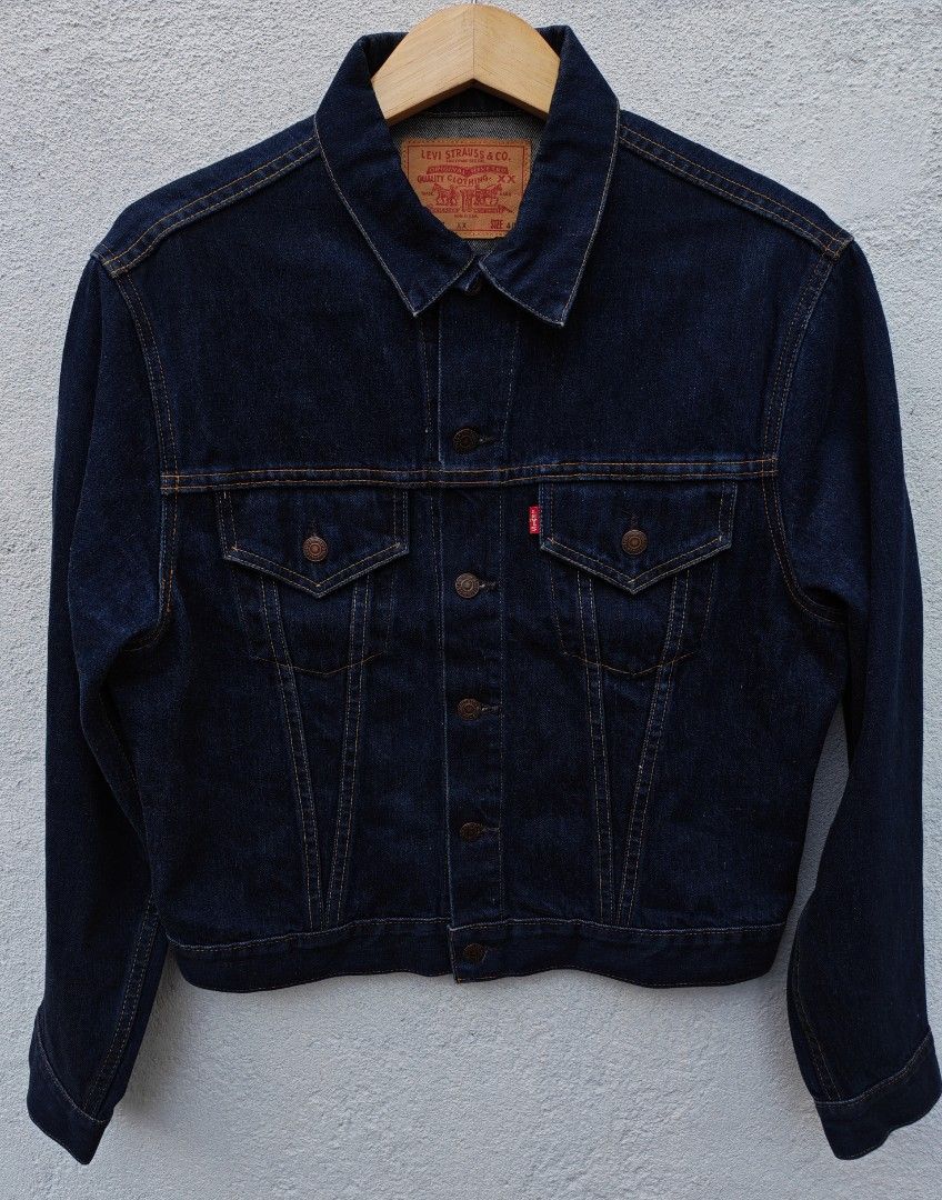 Jacket levis big E type 3 (Category: Coats, Jackets and Outerwear) located in Kuala Lumpur. Submitted by Dbara (Listing ID 1463884079, Image 1). Description: pit 20.5 labuh 22.8 kondisi elok button 555.