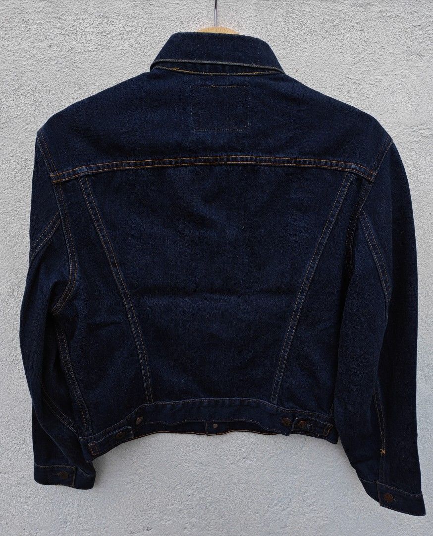 Jacket levis big E type 3 (Category: Coats, Jackets and Outerwear) located in Kuala Lumpur. Submitted by Dbara (Listing ID 1463884079, Image 2). Description: pit 20.5 labuh 22.8 kondisi elok button 555.