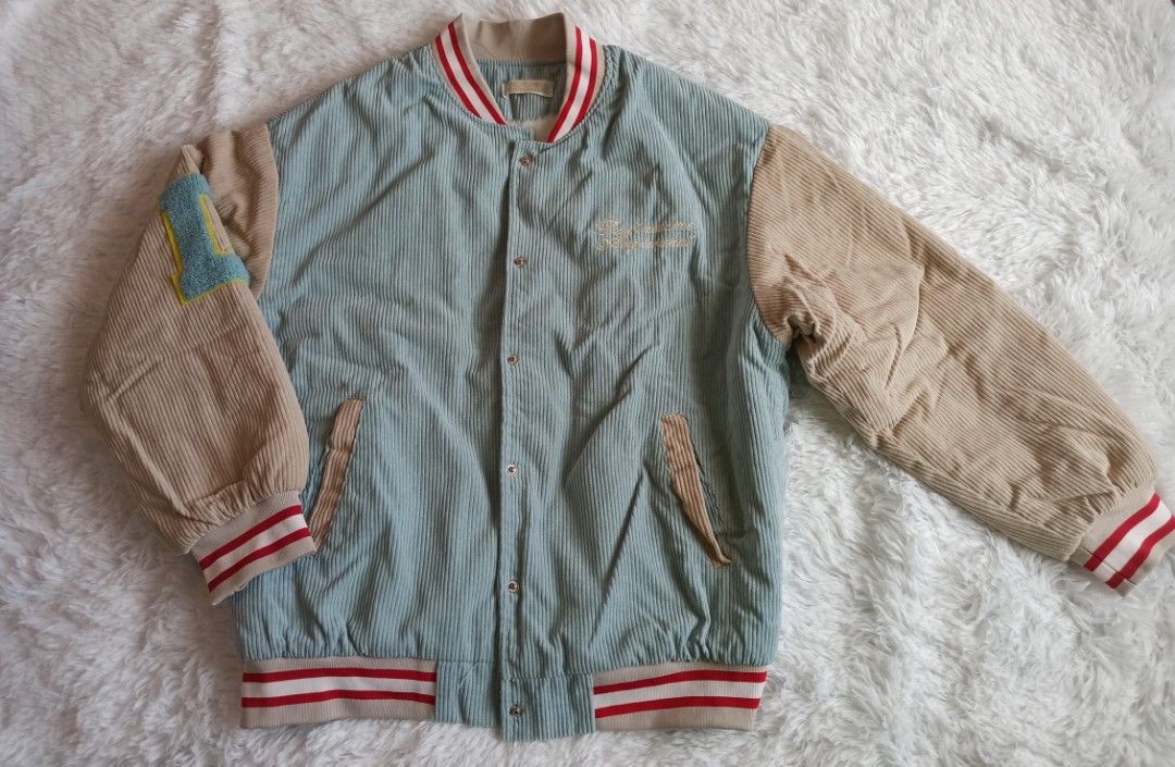 Jacket with Fur Lining (Category: Coats, Jackets and Outerwear) located in Cavite. Submitted by myprelovedstars (Listing ID 1463915710, Image 1). Description: .