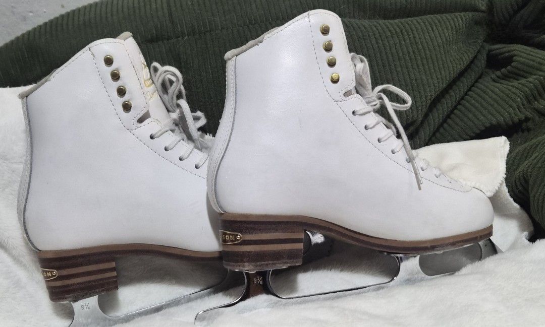 JACKSON COMPETITOR (Category: Other Sports Equipment and Supplies) located in Silang. Submitted by reiisasaki (Listing ID 1463912397, Image 2). Description: FS Jackson Competitor / Aspire XP blades Size: 5.5 C Insole: 24cm Lightly used Soakers, Guards and Skate bag included 12k but negotiable RFS wrong size Meet up at MOA/Mega.
