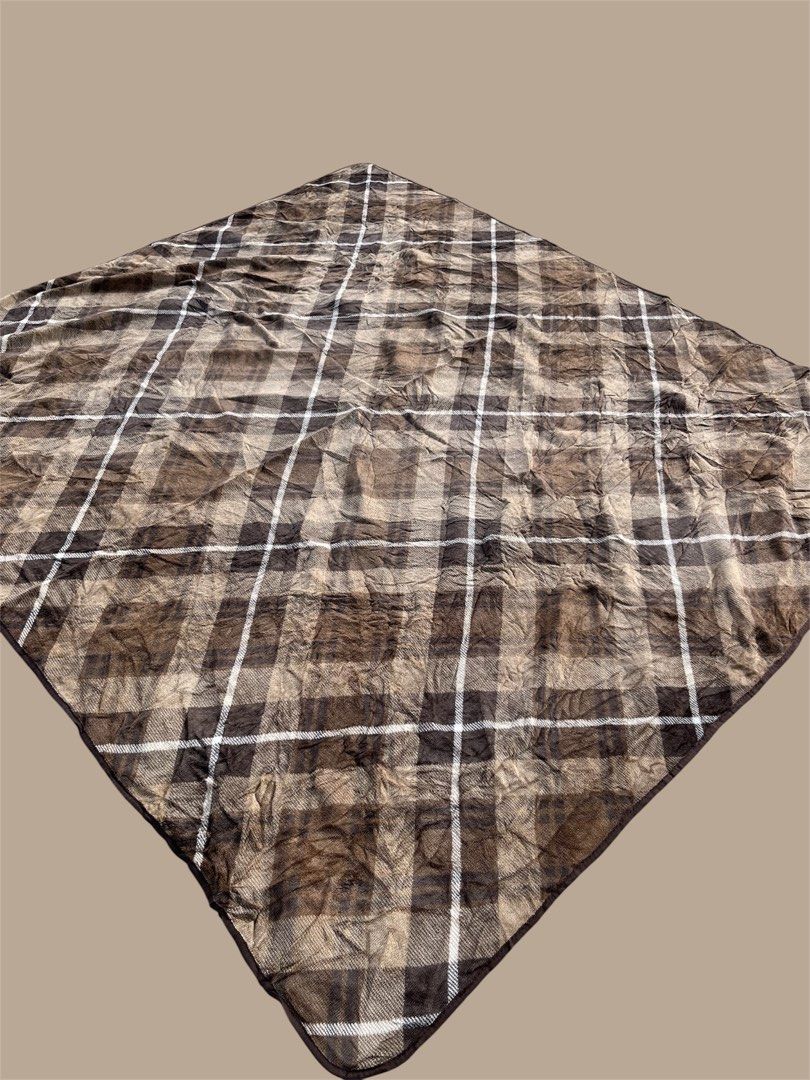 JAPAN CARPET 200x200cm (Category: Carpets, Mats & Flooring) located in Bulacan. Submitted by letsfindukaywithme (Listing ID 1463759417, Image 2). Description: Japan floor mat/carpet 200x200cm Like new condition 10/10 Washable. Good for sala, dining, and bedroom. +sf payment first Ship via J&T.