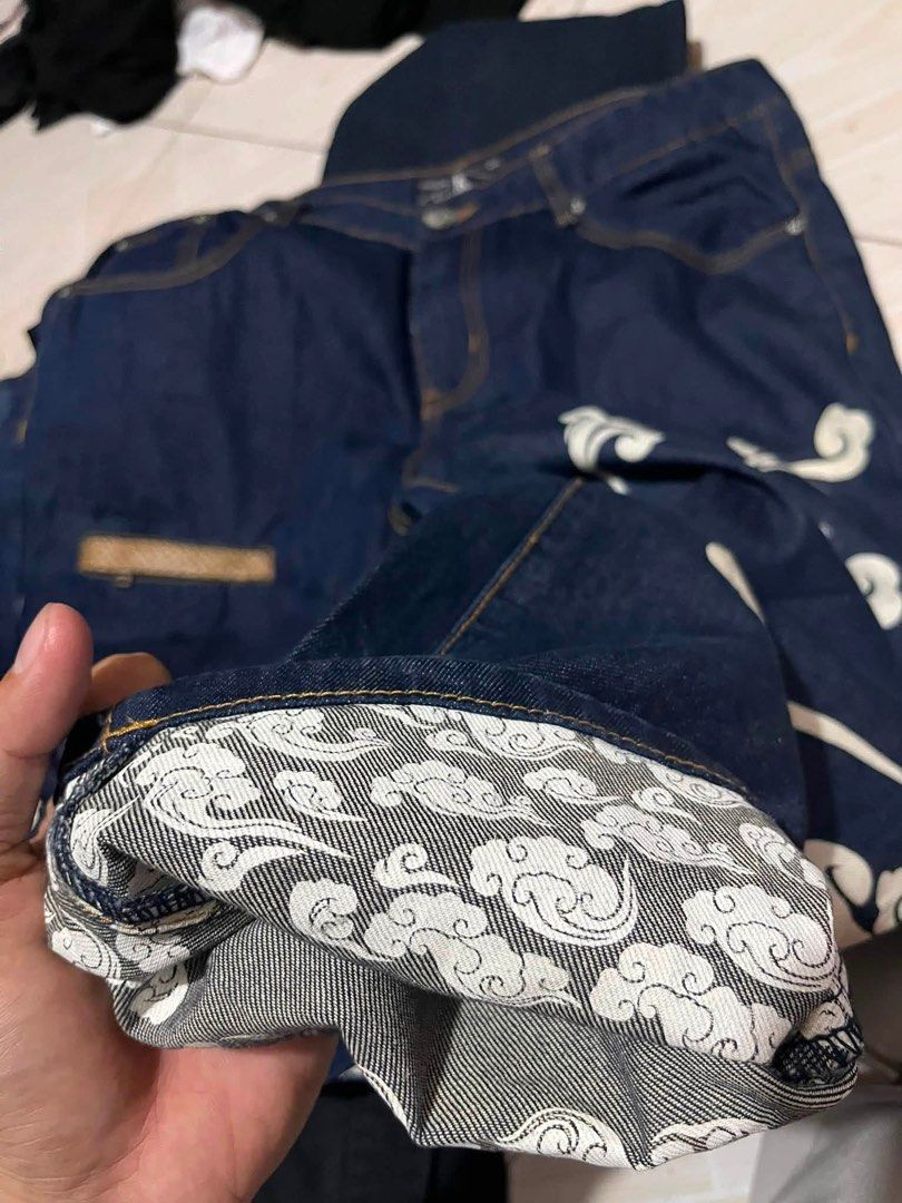Japan Jeans (Category: Activewear) located in Manila. Submitted by bibiies2.0xghettothrift (Listing ID 1463888904, Image 3). Description: Japan Jeans Detail W36-38 L41 Large on tag fit xl ₱1250 Loc.Baclaran Paranaque.