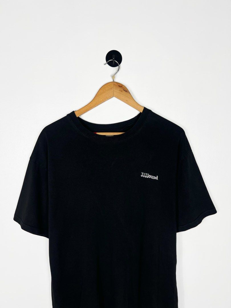 JJJJound Side Logo Shirt (Category: Tshirts & Polo Shirts ) located in Bacolod City. Submitted by nodaysoff (Listing ID 1463917786, Image 2). Description: JJJJound Side Logo Shirt - Authentic Measures: 22x28 | Large Used condition Flaws: Pinholes on logo & Loose stitch ₱780.