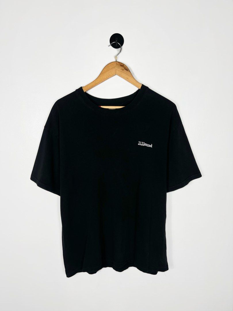 JJJJound Side Logo Shirt (Category: Tshirts & Polo Shirts ) located in Bacolod City. Submitted by nodaysoff (Listing ID 1463917786, Image 1). Description: JJJJound Side Logo Shirt - Authentic Measures: 22x28 | Large Used condition Flaws: Pinholes on logo & Loose stitch ₱780.