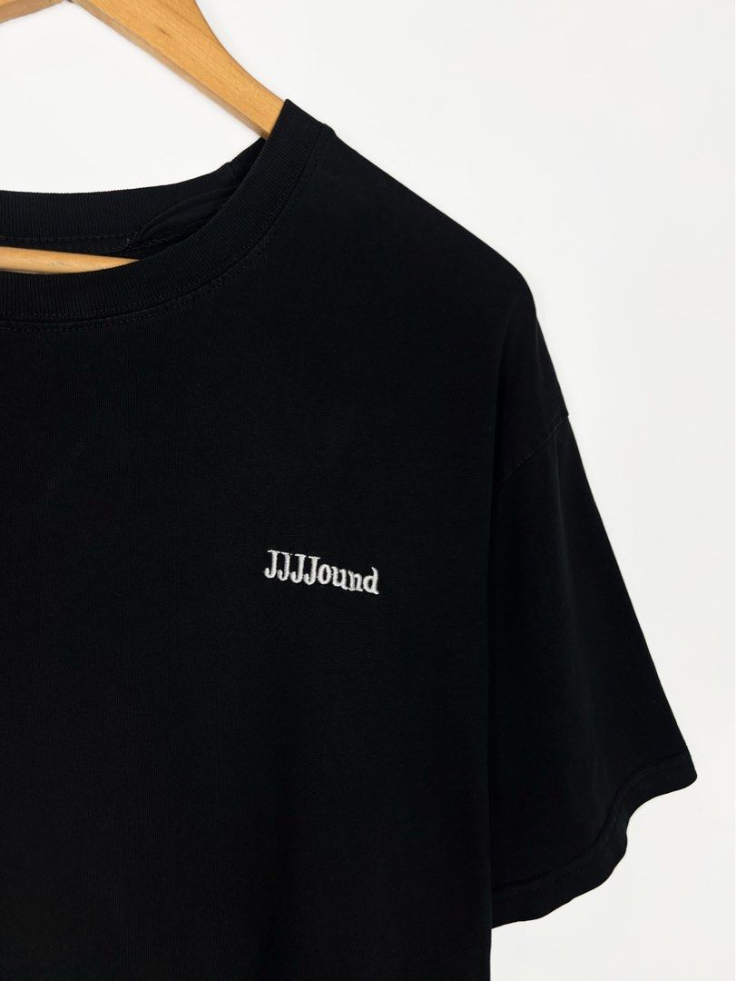 JJJJound Side Logo Shirt (Category: Tshirts & Polo Shirts ) located in Bacolod City. Submitted by nodaysoff (Listing ID 1463917786, Image 3). Description: JJJJound Side Logo Shirt - Authentic Measures: 22x28 | Large Used condition Flaws: Pinholes on logo & Loose stitch ₱780.
