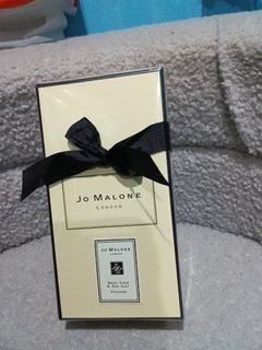 (Category: ) located in . Submitted by loveperfumes (Listing ID 1463751296, Image 1). Description: .