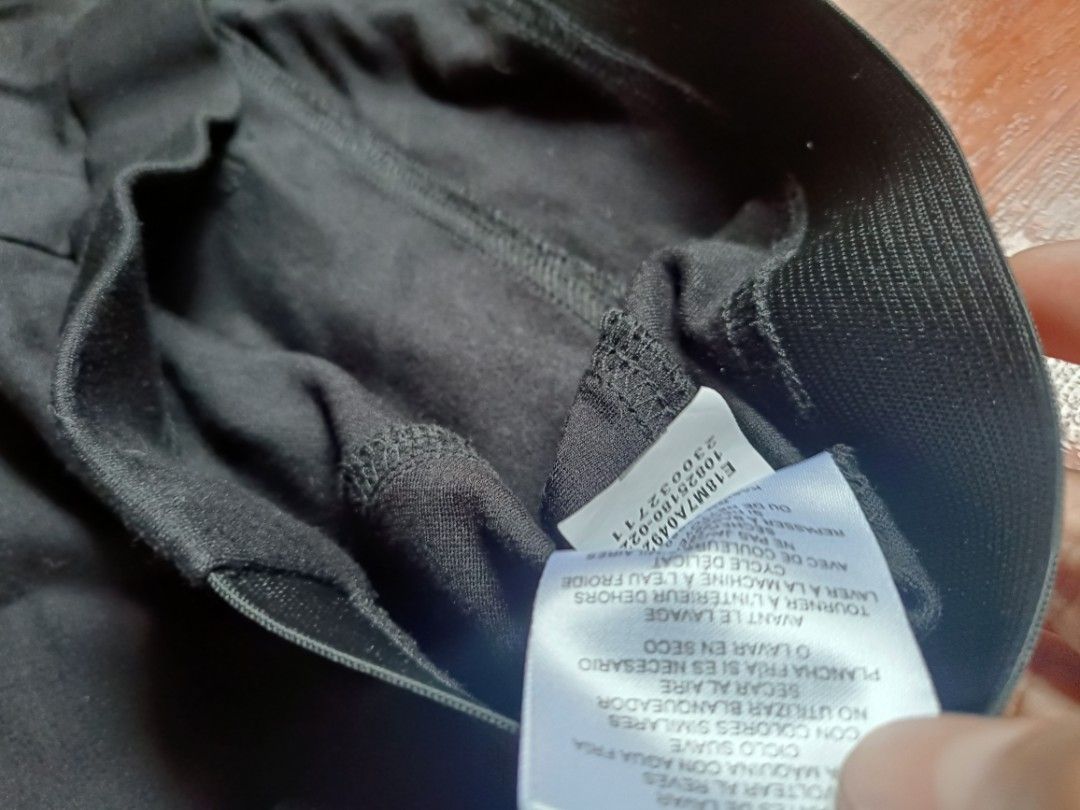 Jones New York Boot Cut Pants (Category: Other Bottoms) located in Las Pinas. Submitted by william_thrift_2023 (Listing ID 1463856774, Image 3). Description: JONES NEW YORK | BLACK BOOTCUT PANTS ✨ Jones New York Women’s Bootcut Pants 🖤 Classic Black 👖 Bootcut / Slight Flare Style ✨ Elegant & classy fit — perfect for office, casual, or semi-formal outfit 📌 Condition: Pre-loved / Excellent Condition 📏 Size: LARGE SIZE 📐 Measurements: Length 40