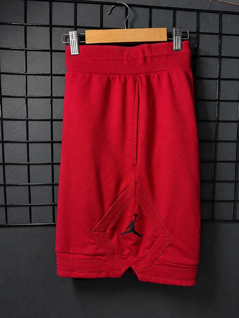JORDAN DIAMOND (Category: Activewear) located in Manila. Submitted by nevamiss (Listing ID 1463927836, Image 1). Description: .