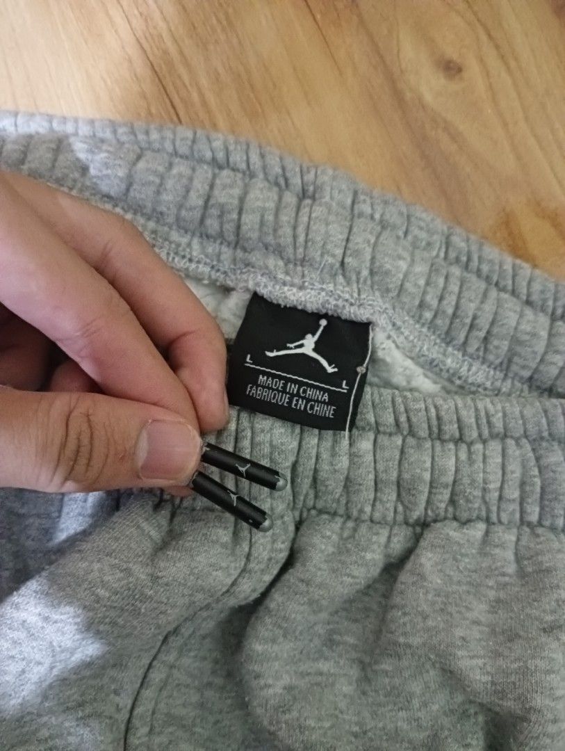 JORDAN JOGGİNG PANTS (Category: Joggers) located in Mendez-Nunez. Submitted by joziahshen09 (Listing ID 1463866997, Image 3). Description: ⚡ JORDAN SWEATPANTS ⚡ MINE: 450 ⚡good fittings! ⚡with tags ⚡minimal design ⚡DIMES (inches 0 start) W- FREE L- 37.5 HEM- 8.