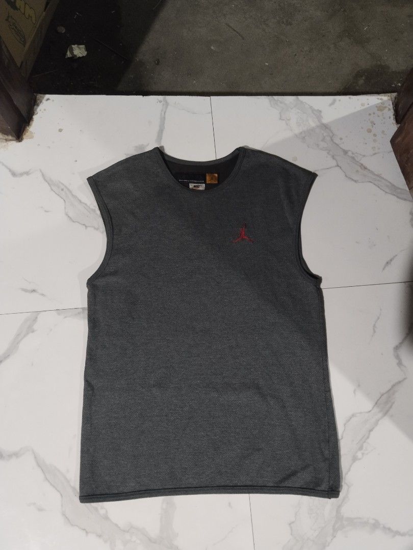 JORDAN JUMP MAN (Category: Tshirts & Polo Shirts ) located in Iloilo. Submitted by raydelcanomay (Listing ID 1463783400, Image 1). Description: SLEEVELESS VEST VINTAGE JORDAN Size - - Dimes - W19 W28 Colorate - 9.6 Condition - EXCELLENT Tags - COMPLETE Issue - MINOR YELLOW STAIN SA SHOULDER Price - 750!!.