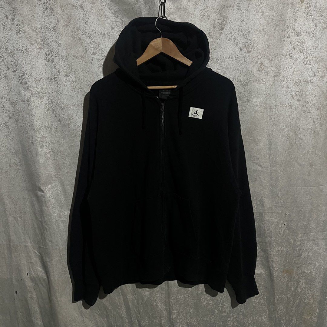 Jordan Air Zip Up Oversized Fit (Category: Hoodies) located in Hagonoy. Submitted by ianthrift_ph (Listing ID 1463882051, Image 1). Description: complete tags/authentic 24 width, 27 length xl to xxl fitting excellent condition color rate 9/10 no issue heavy cotton.
