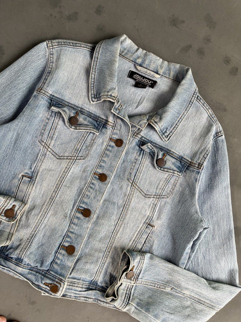 JOUJOU DENIM JACKET (Category: Coats, Jackets and Outerwear) located in Quezon City. Submitted by kentstuff (Listing ID 1463835530, Image 3). Description: JOUJOU Size L On Tag Shoulder-Hem : 20.5” Pit-Pit : 20.5” Condition: Excellent CR: 9.8/10 Flaws: ❌ Needwash DISCLAIMER: This is a thrifted item. All brands, logos, and trademarks belong to their rightful owners. We’re here to rehome great pieces — no brand affiliation intended..