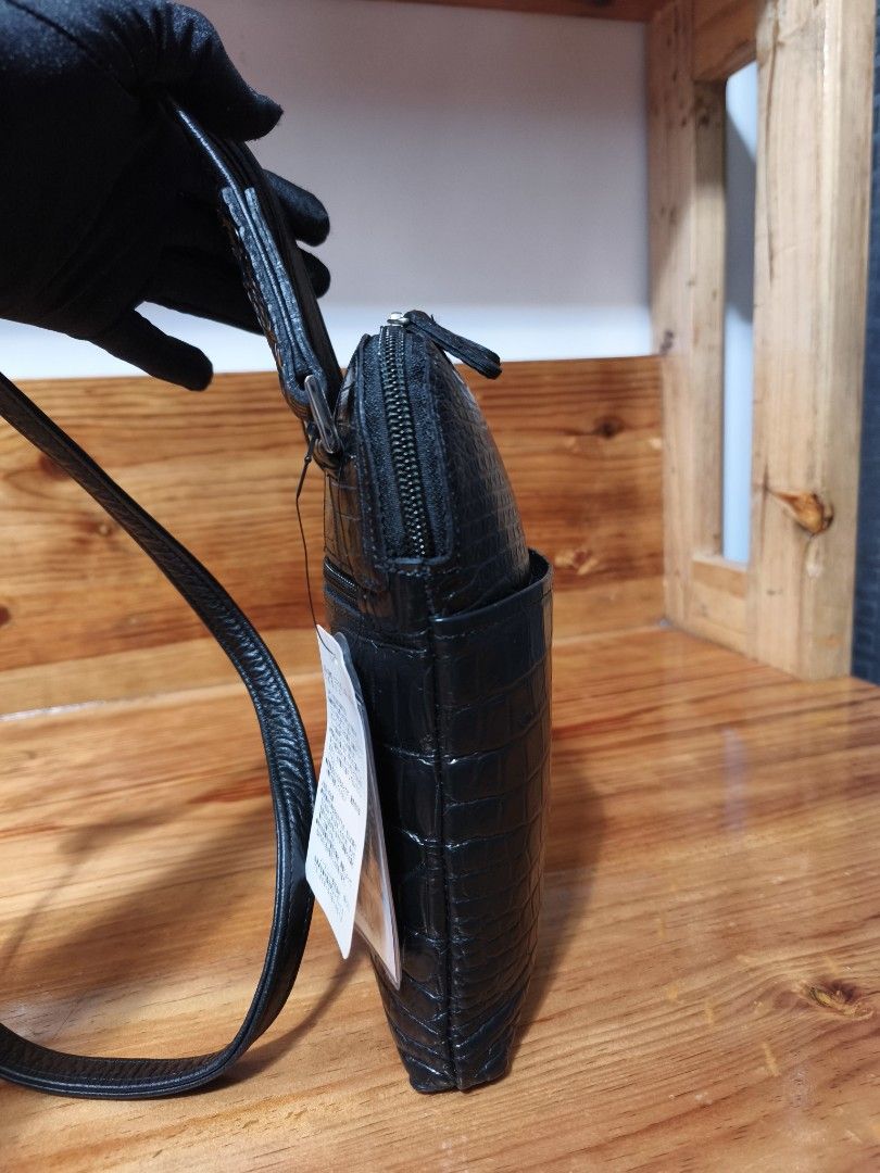 JRA x riamasa sling bag (Category: Cross-body Bags) located in Baguio. Submitted by queenlyne_vintage_rare_finds (Listing ID 1463811361, Image 2). Description: .
