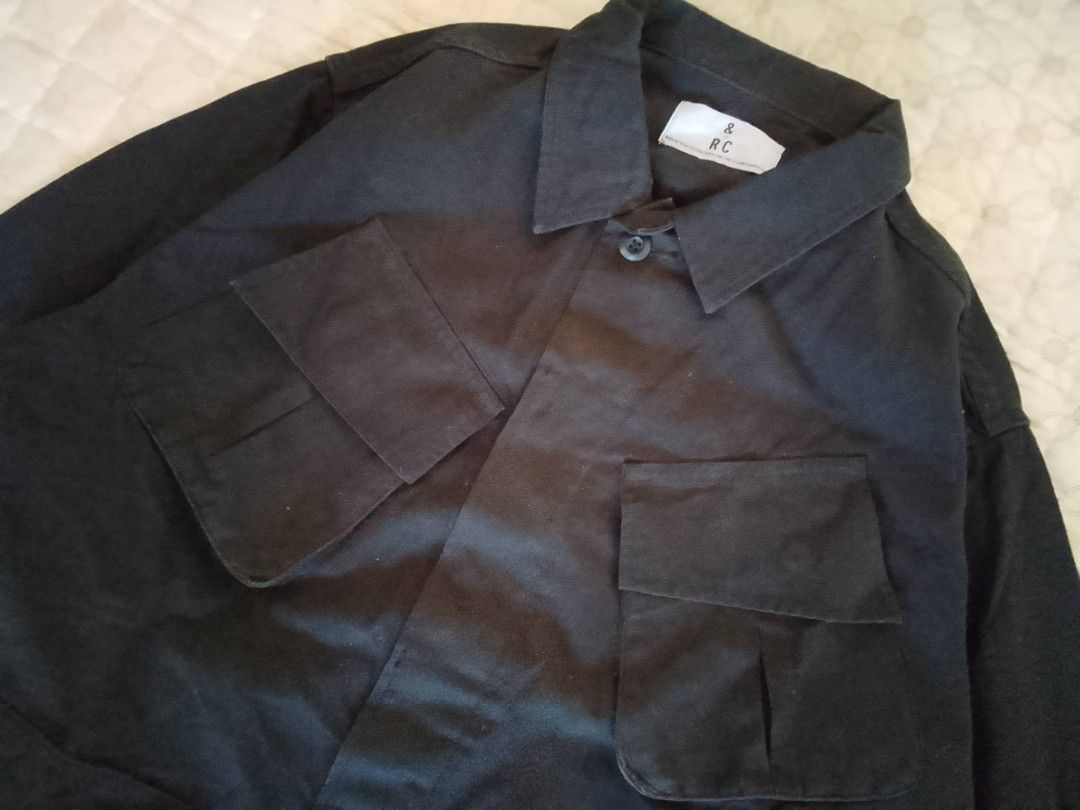 Jungle fatigue Jacket Multiple Pocket XL (Category: Coats, Jackets and Outerwear) located in Zamboanga. Submitted by nurbya898048 (Listing ID 1463935681, Image 3). Description: Jungke Fatigue jacket from & RC. Features a collared neckline and button-up front. Plenty of pockets on the front for storage. Button cuffs on the sleeves. Great for everyday wear or layering. Versatile piece for your wardrobe. Flat measurements; Width 24 Length 29 Shoulde