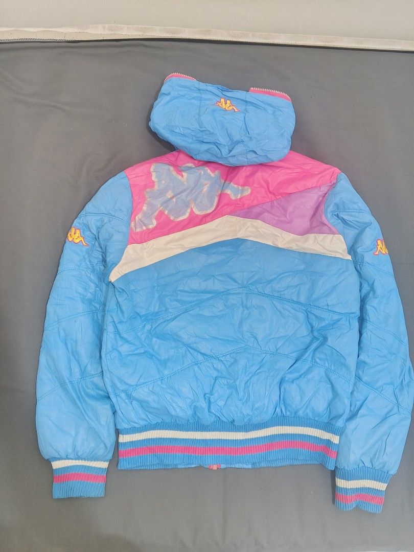 KAPPA PUFFER JACKET RARE COLORWAY (Category: Coats, Jackets and Outerwear) located in Bulacan. Submitted by annenicathriftthriftlang (Listing ID 1463759569, Image 2). Description: KAPPA PUFFER JACKET - RARE COLORWAY 💙💗 Dimes: 20W x 23L (S-M Womens) Vintage ski / snow jacket - pang Baguio, pang travel Big logo backhit, with hood Store pick up Lalamove / J&T.