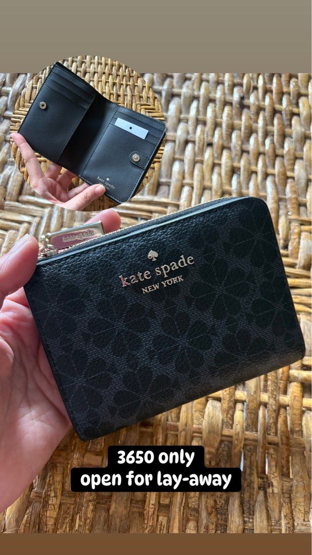 kate spade flower small L-zip wallet (Category: Wallets & Card holders) located in Cavite. Submitted by mylittlechicshop (Listing ID 1463802062, Image 1). Description: ‼️SALE‼️ ♠️ Flower Small L-Zip Wallet - Black ✅ 3650 nalang po kasi may minimal flaw (pls see actual pics hindi naman siya pansin din at sobra liit lang din niya kaya selling low) Black Light-Gold-Toned Hardware Material PVC Size & Fit L:4.92" H:3.8" Small Bi-Fold Wallet Signature 