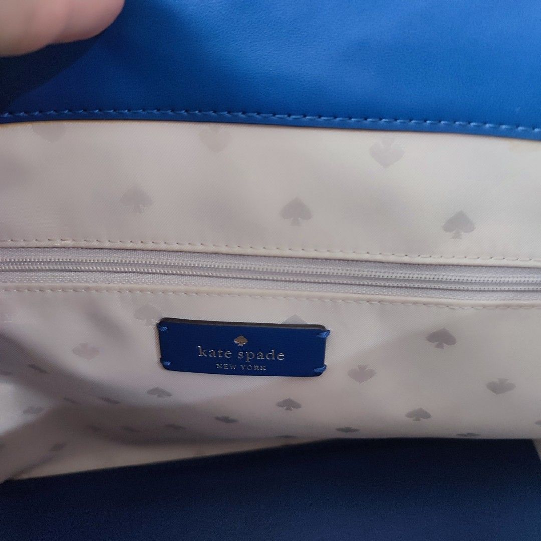kate Spade Kaci Spade Flower Embossed (Category: Tote Bags) located in Manila. Submitted by hilltops1989 (Listing ID 1463884453, Image 2). Description: .