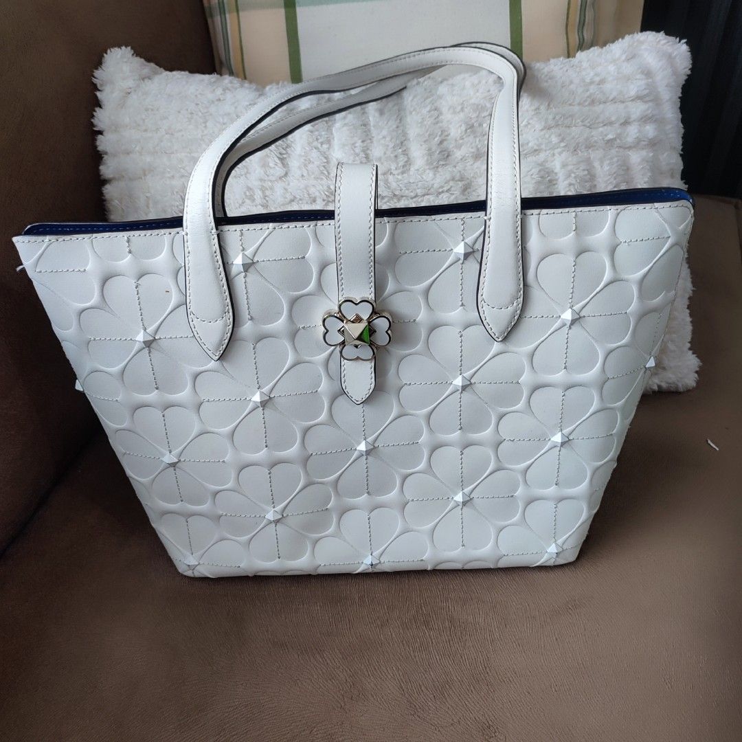 kate Spade Kaci Spade Flower Embossed (Category: Tote Bags) located in Manila. Submitted by hilltops1989 (Listing ID 1463884453, Image 1). Description: .