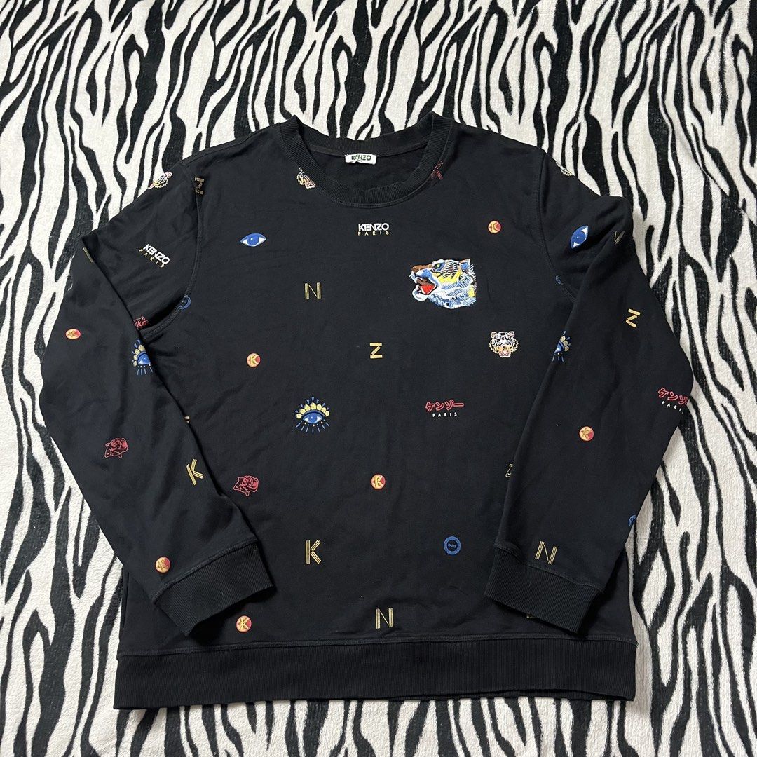 Kenzo all over print long sleeve (Category: Coats, Jackets and Outerwear) located in Manila. Submitted by royaldripmanila (Listing ID 1463865131, Image 1). Description: No issue W22 L27.