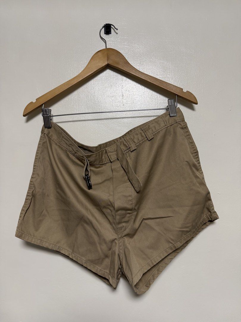 Khaki Cargo Shorts (Category: Shorts) located in Manila. Submitted by don_p (Listing ID 1463865183, Image 1). Description: M to L 34 - Khaki shorts - Drawstring waist for adjustable fit - Belt loops - Back pocket - Durable cotton twill fabric - Ideal for casual wear and outdoor activities.