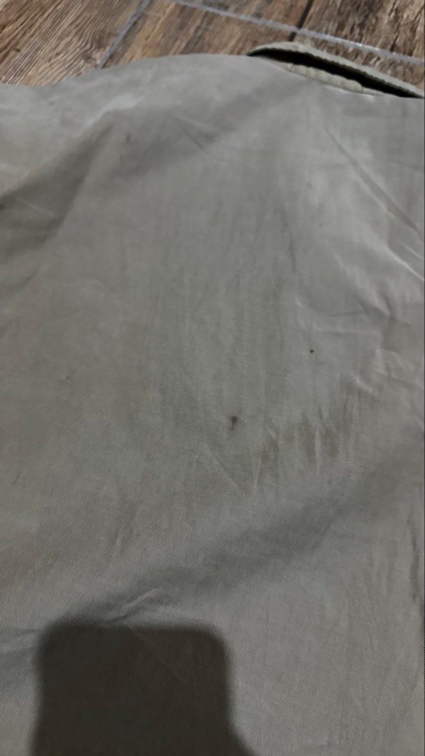 KHAKI POLO (Category: Tshirts & Polo Shirts ) located in Manila. Submitted by urban.vintage (Listing ID 1463891791, Image 3). Description: ISSUE: MINIMAL STAIN (NEED WASH) MOP :GCASH (NO COD) SHIP VIA: LALAMOVE & J&T LOCATION: PASIG CITY LENGTH: 27 WIDTH :23 .